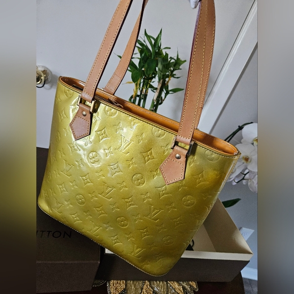 Authentic Louis vuitton Vernis tote bag - Picture 7 of 14